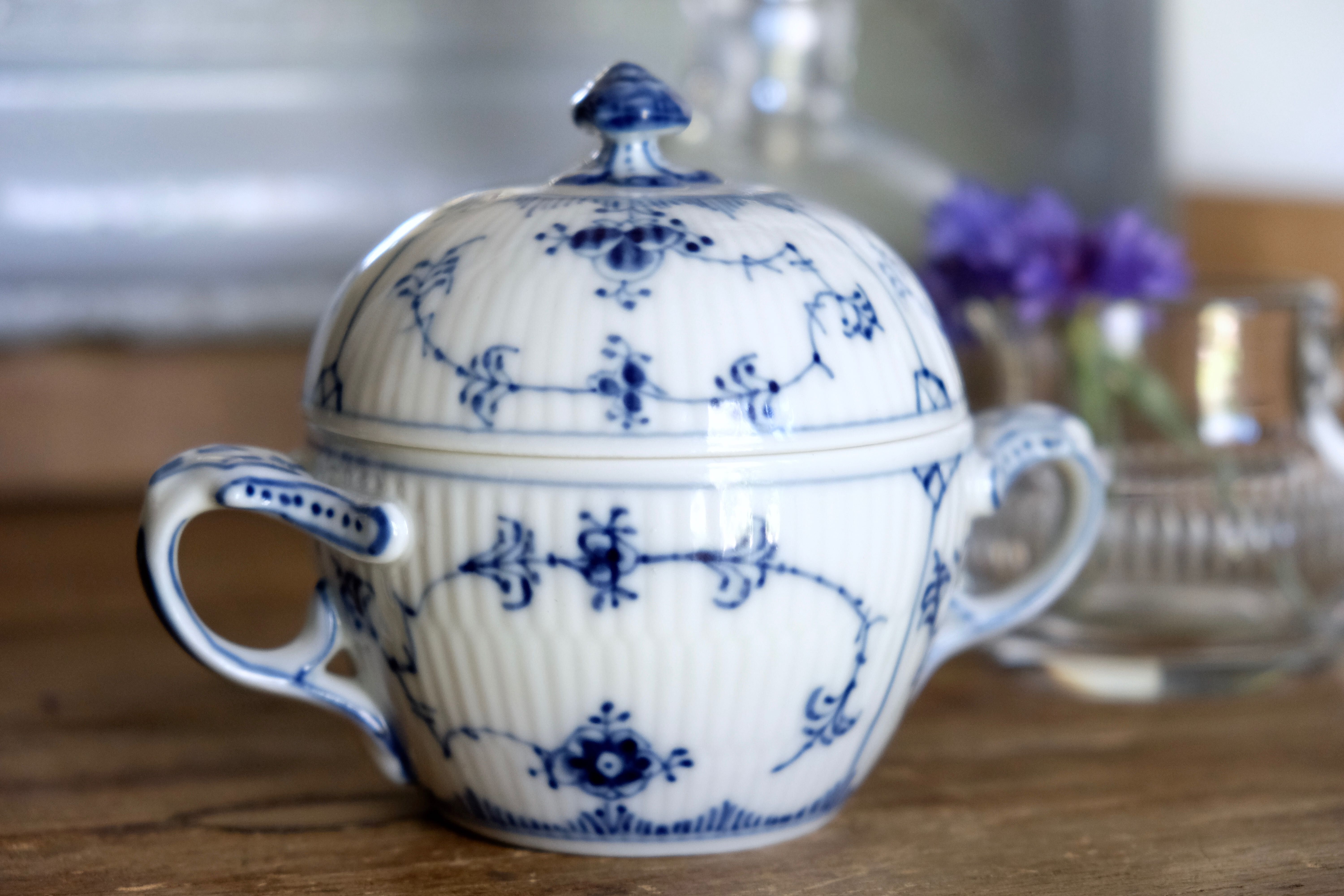 Royal Copenhagen Sugar Bowl #1/428 Blue Fluted Plain design Arnold Krog