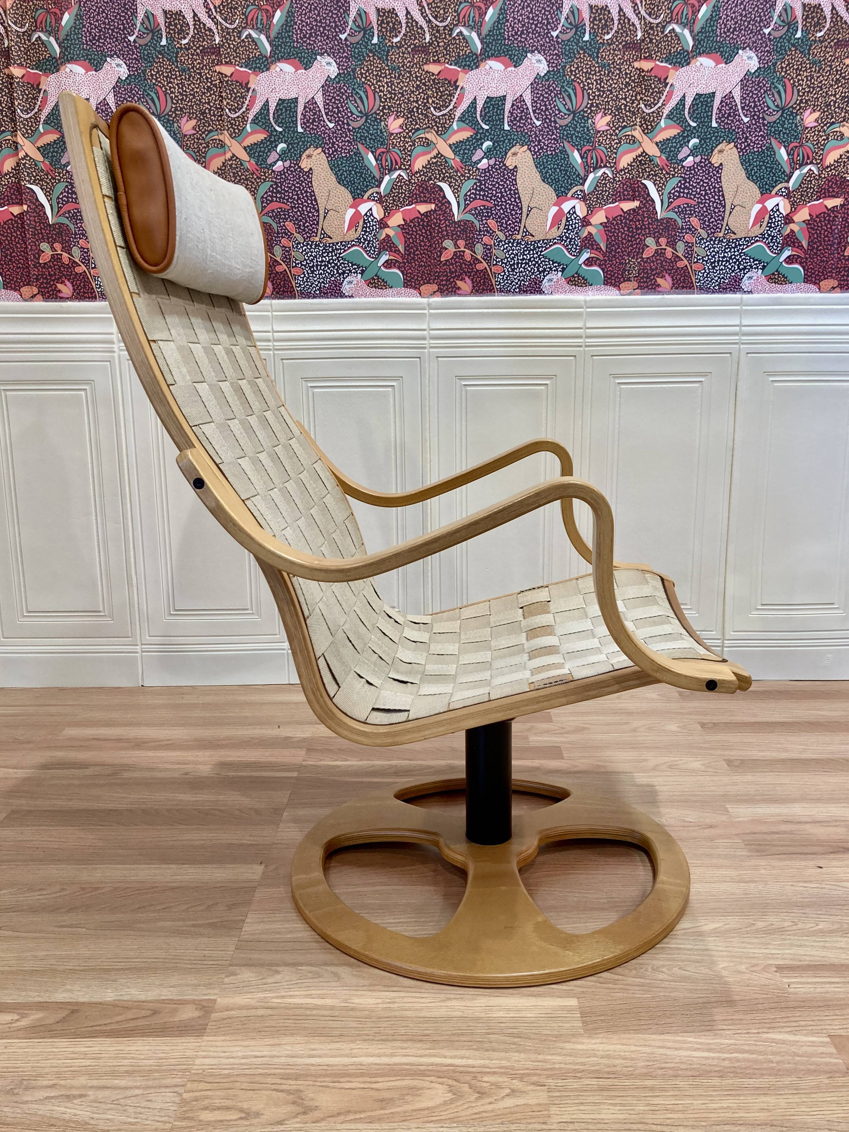 FAUTEUIL ET SON OTTOMAN "DESIGN SCANDINAVE".