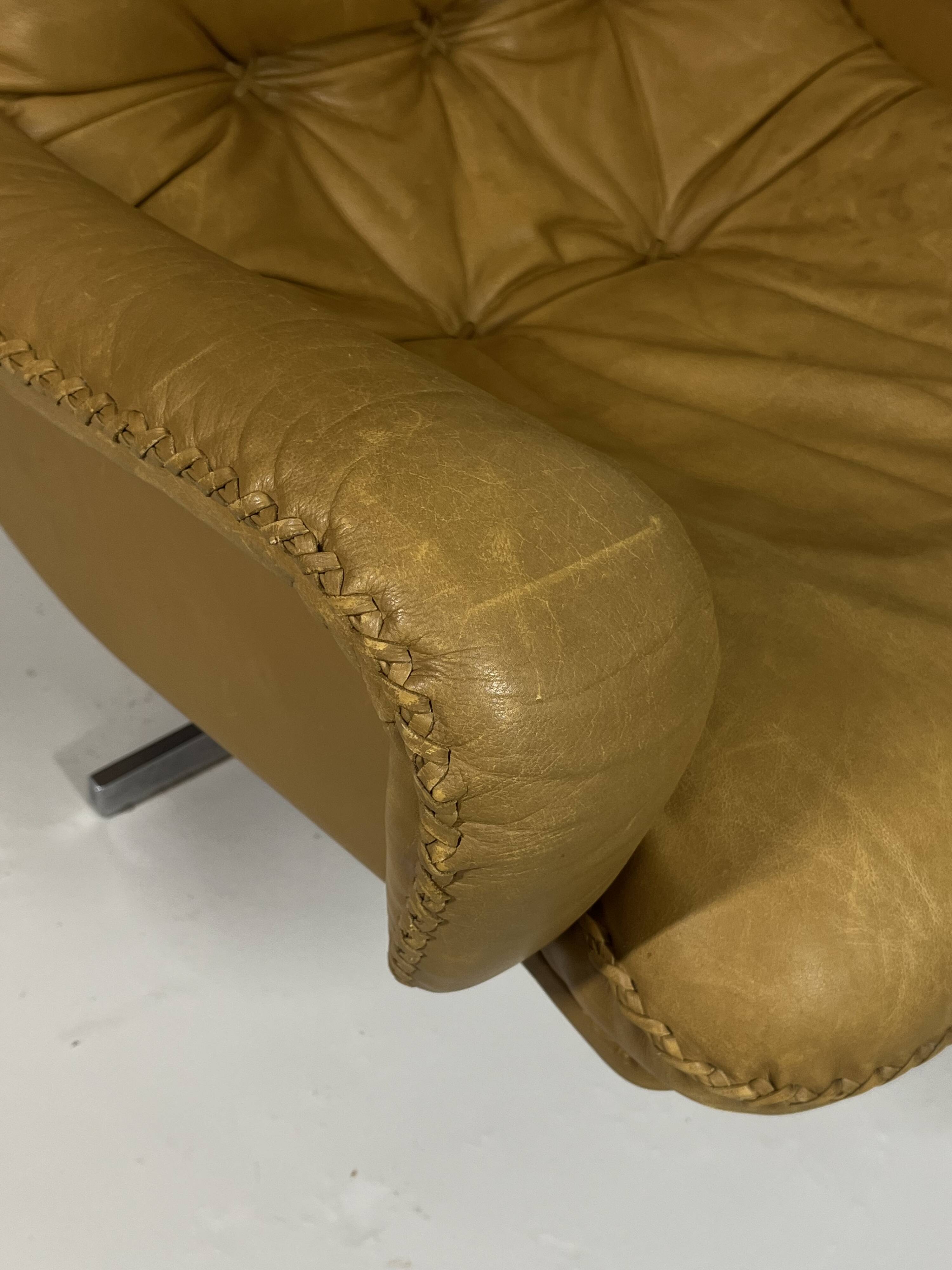 De Sede S231 Swivel Leather Armchair, 1960s