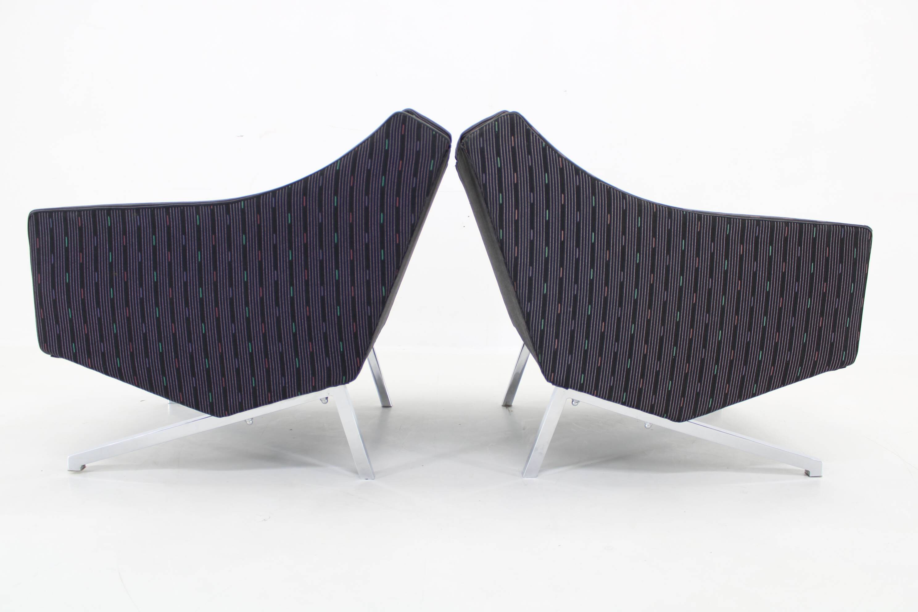 1970s Pair of Italian Design Armchairs