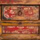 Table basse ancienne peinte en bois d’orme – Chine, vers 1900