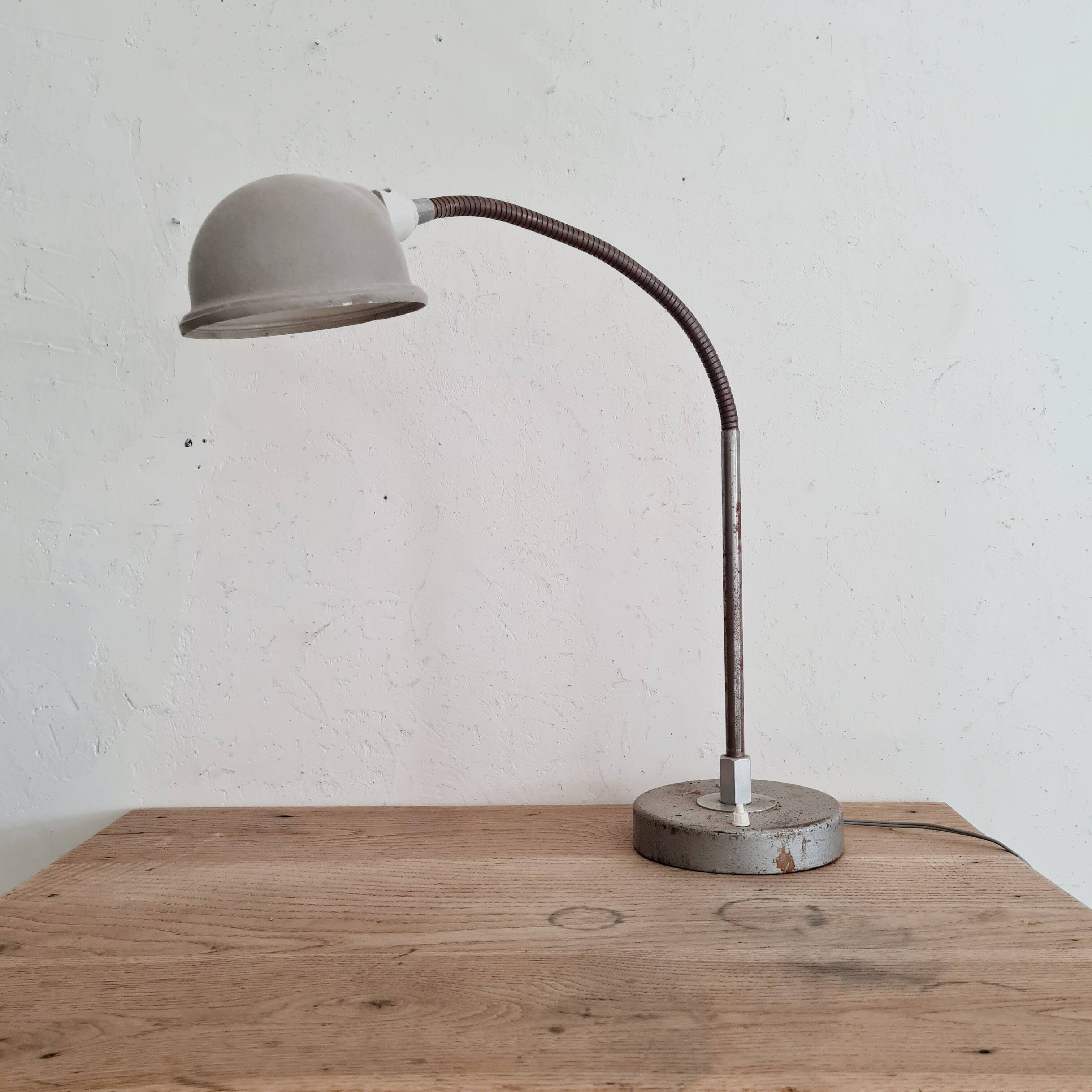 Lampe articulée en métal