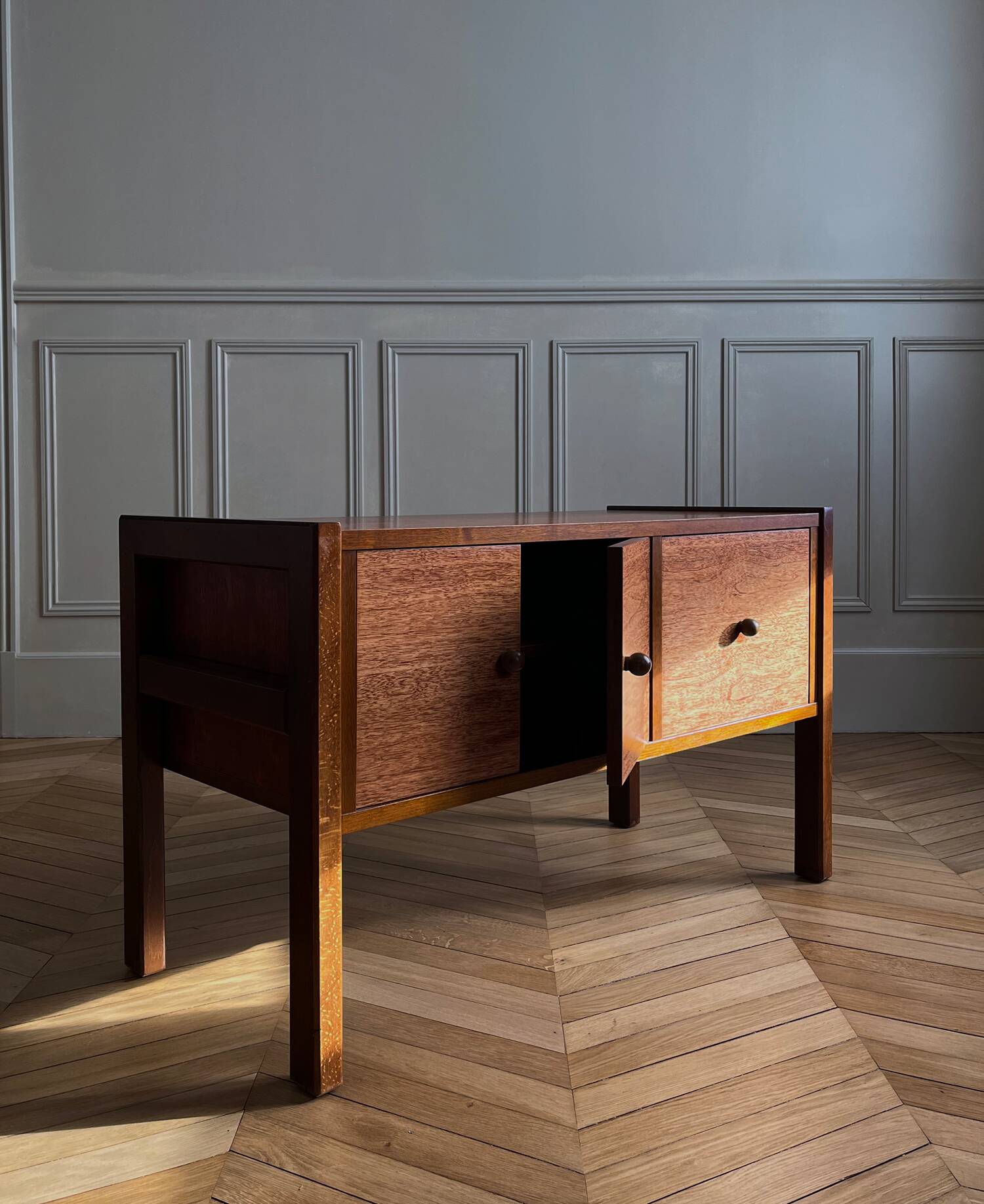 Cabinet enfilade moderniste