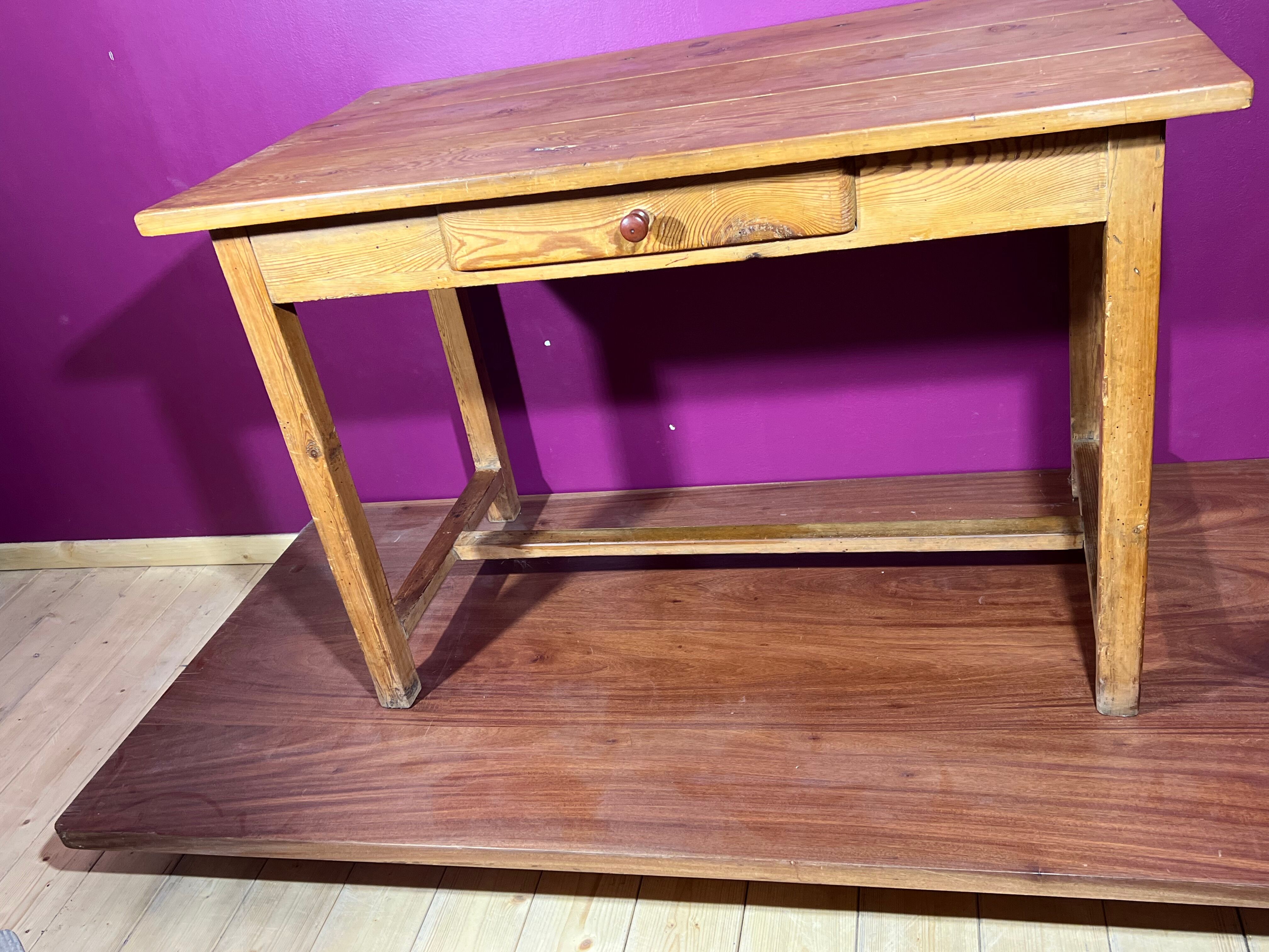 Small Farm Table / Country Office