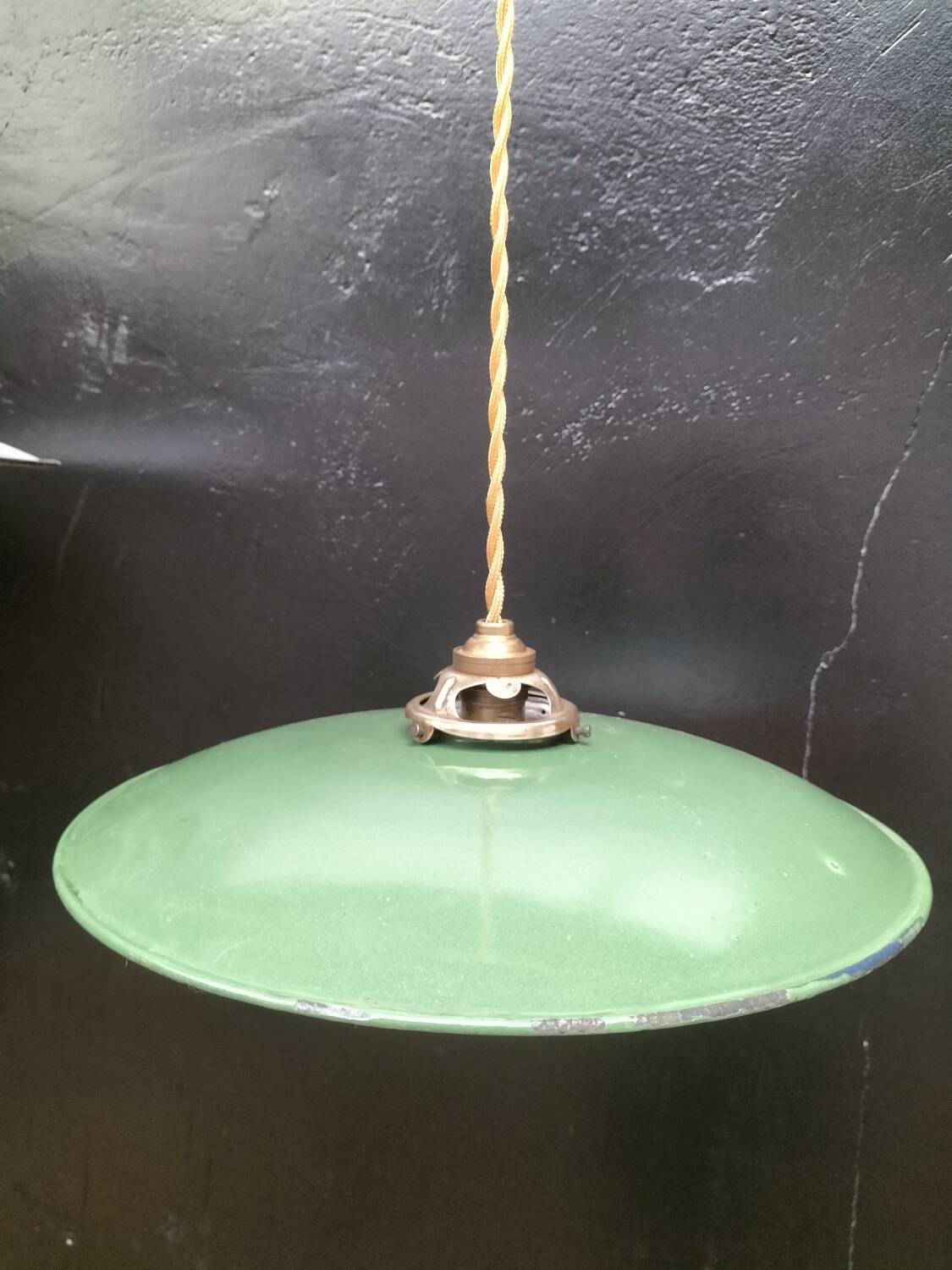 3 suspensions en tôles émaillées