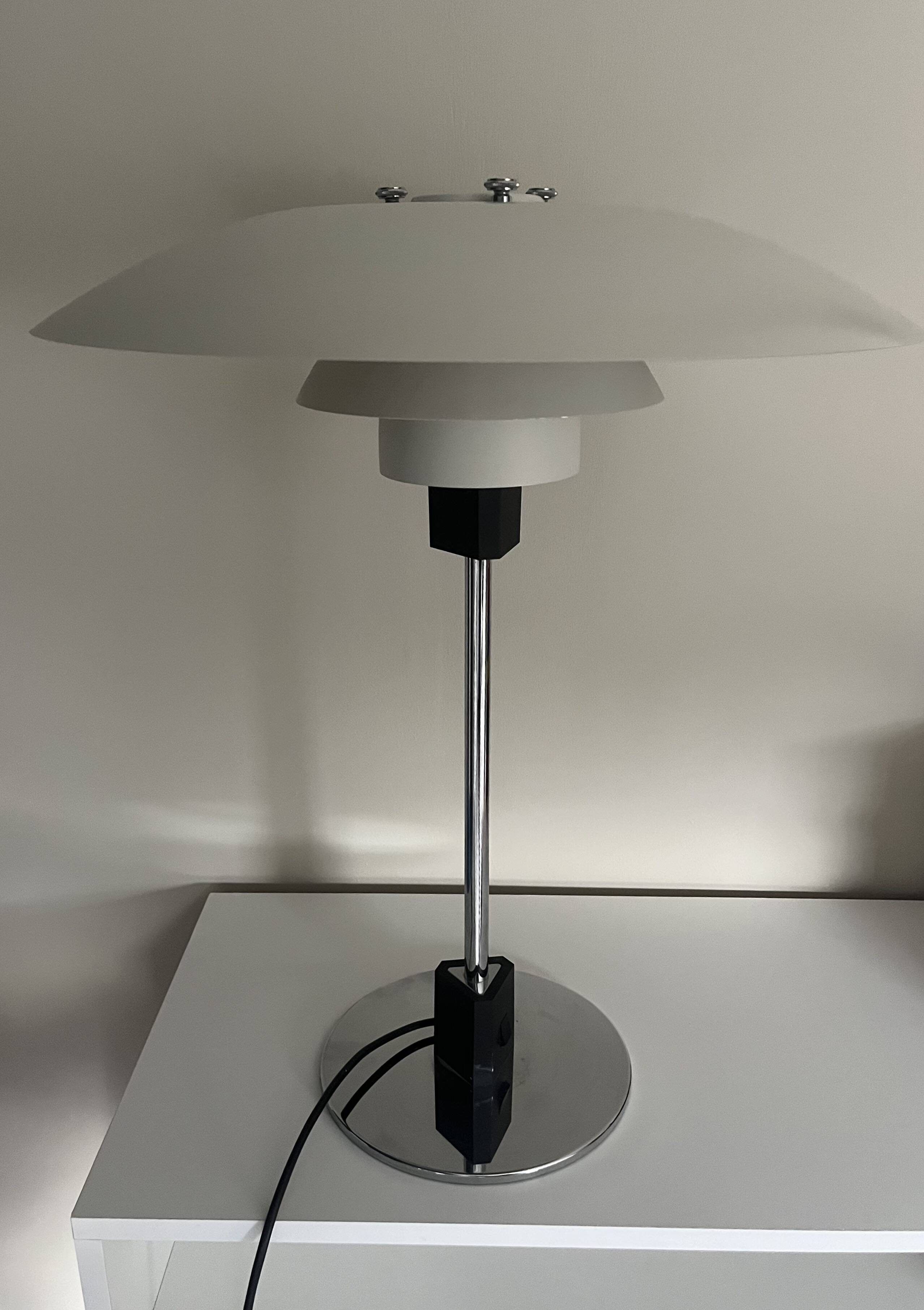 Louis Poulsen PH 4/3 table lamp