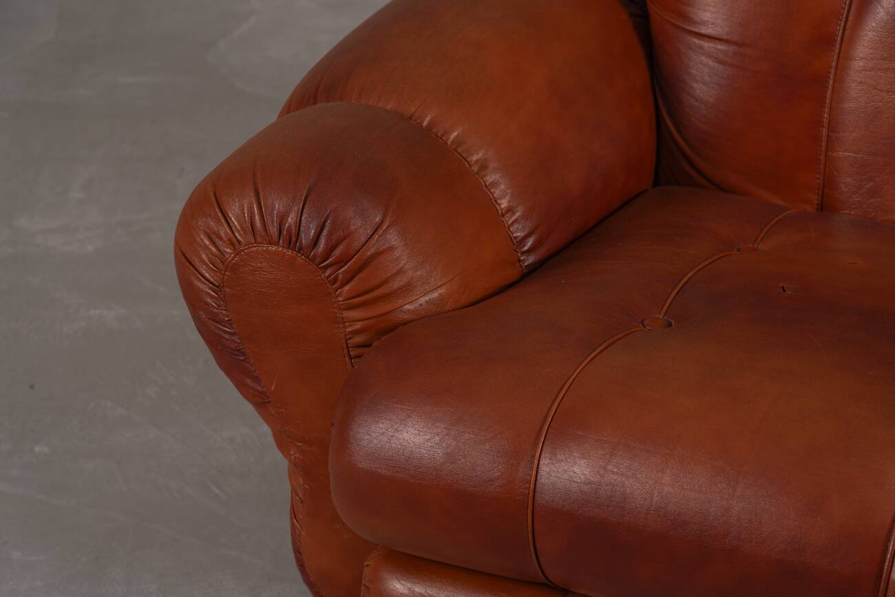 Fauteuils de club italiens vintage en simili cuir cognac, Italie années 1970, ensemble de 2