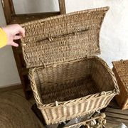 Panière en osier avec couvercle convexe