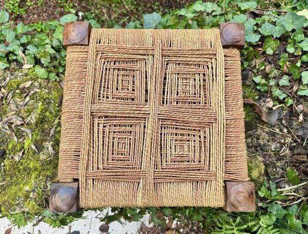 Grand tabouret à cordes indien début XXe siècle