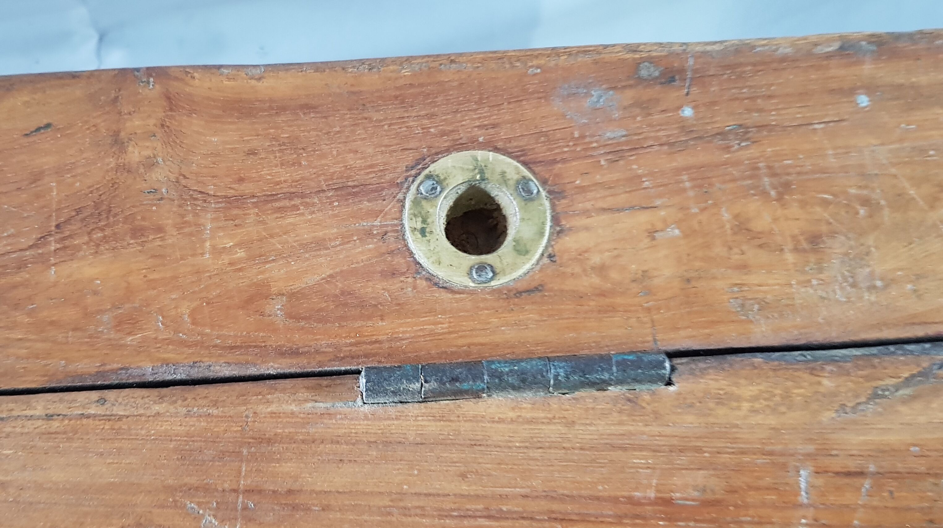 Chest, bench in teak