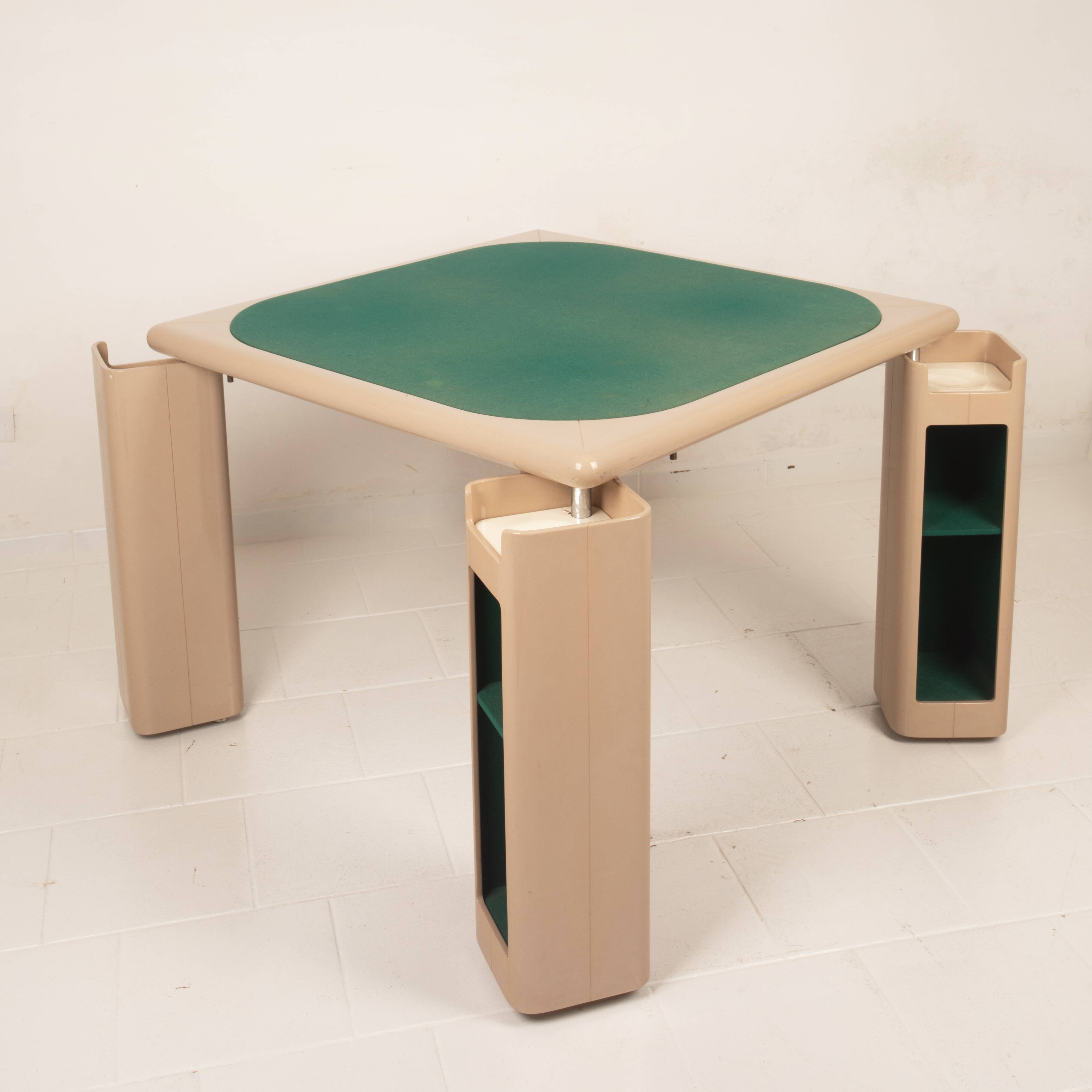 Pierluigi Molinari Lacquered Wood and Green Felt Game Table for Pozzi 1970