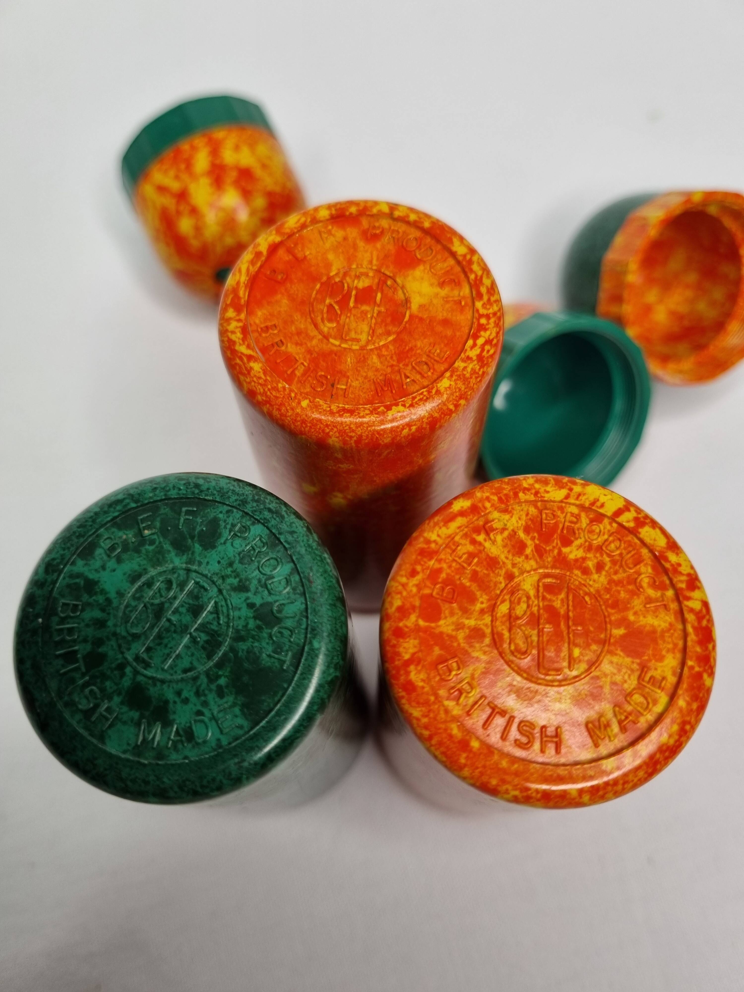 Set of three vintage Bakelite salt shakers, BEF British Made, 12.5 cm