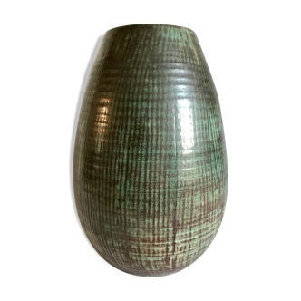 Vase Accolay circa 1950 warhead. Green and brown, streaked décor. Single piece signed - monogrammed - crest