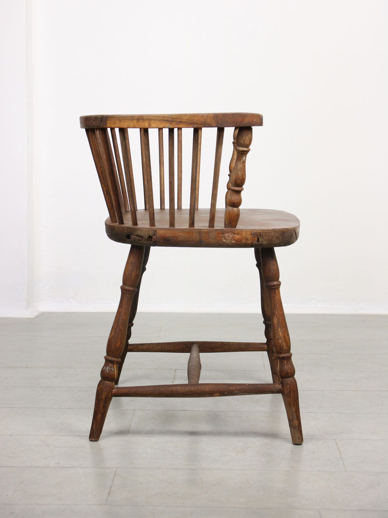 2 chaises à dossier bas Winsdor