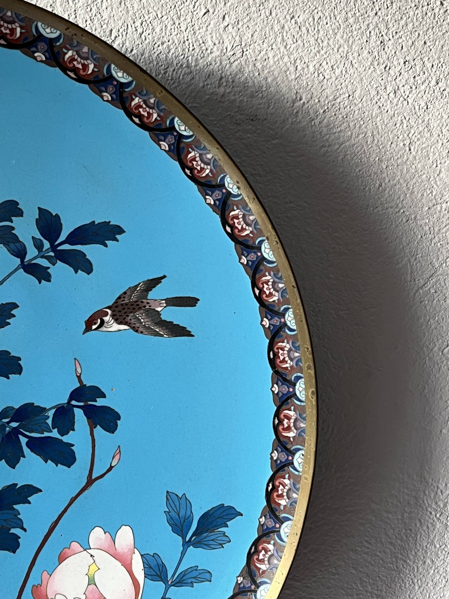 Coupe japonaise du XIXe siècle en émaux cloisonnés