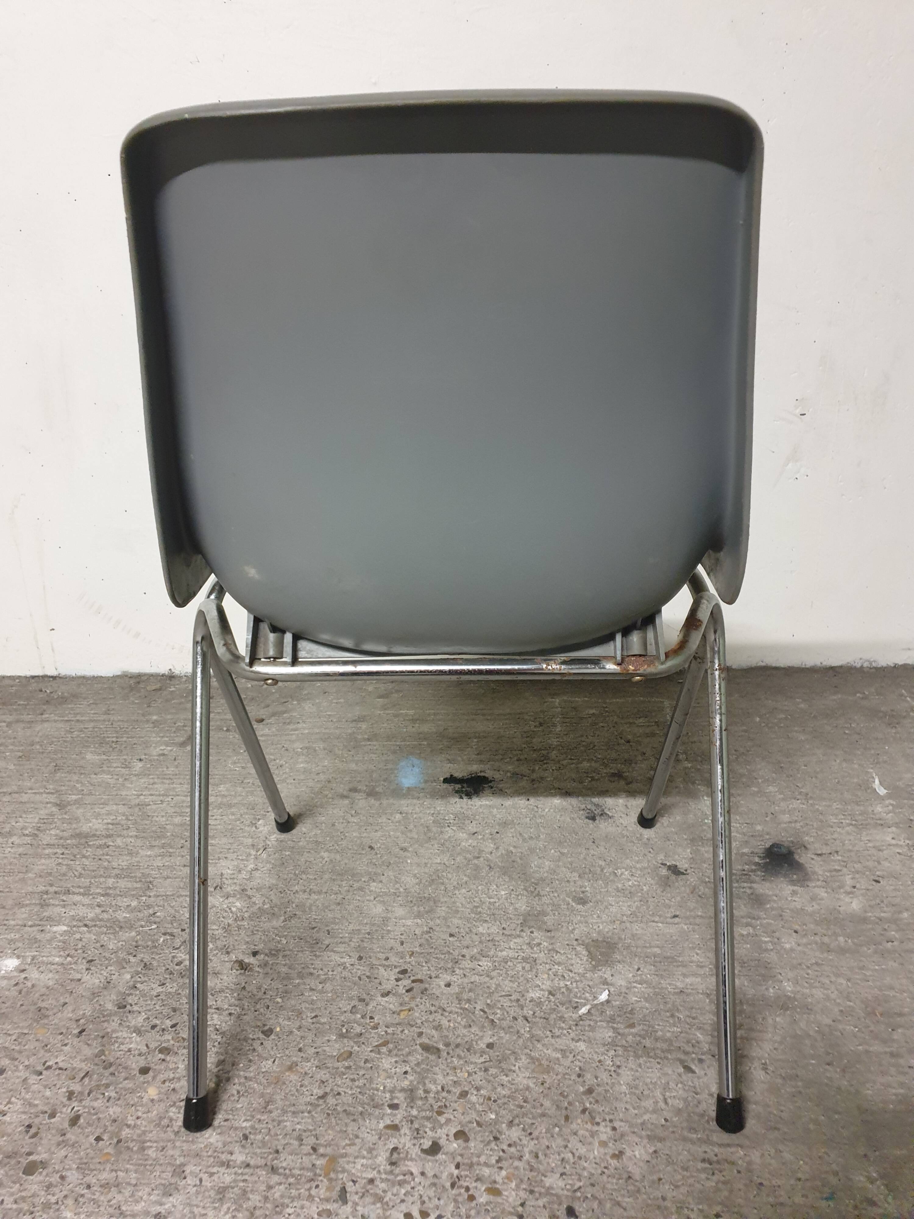 Robin Day “Polyprop” chair by AIRBORNE 1960s