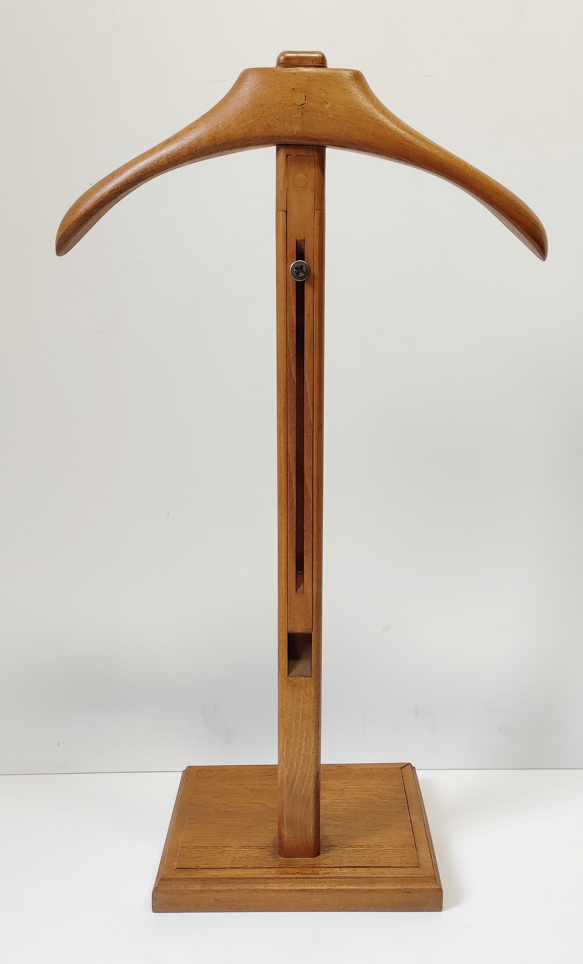 Night valet wears adjustable coat