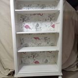 WARDROBE WITH WALLPAPER