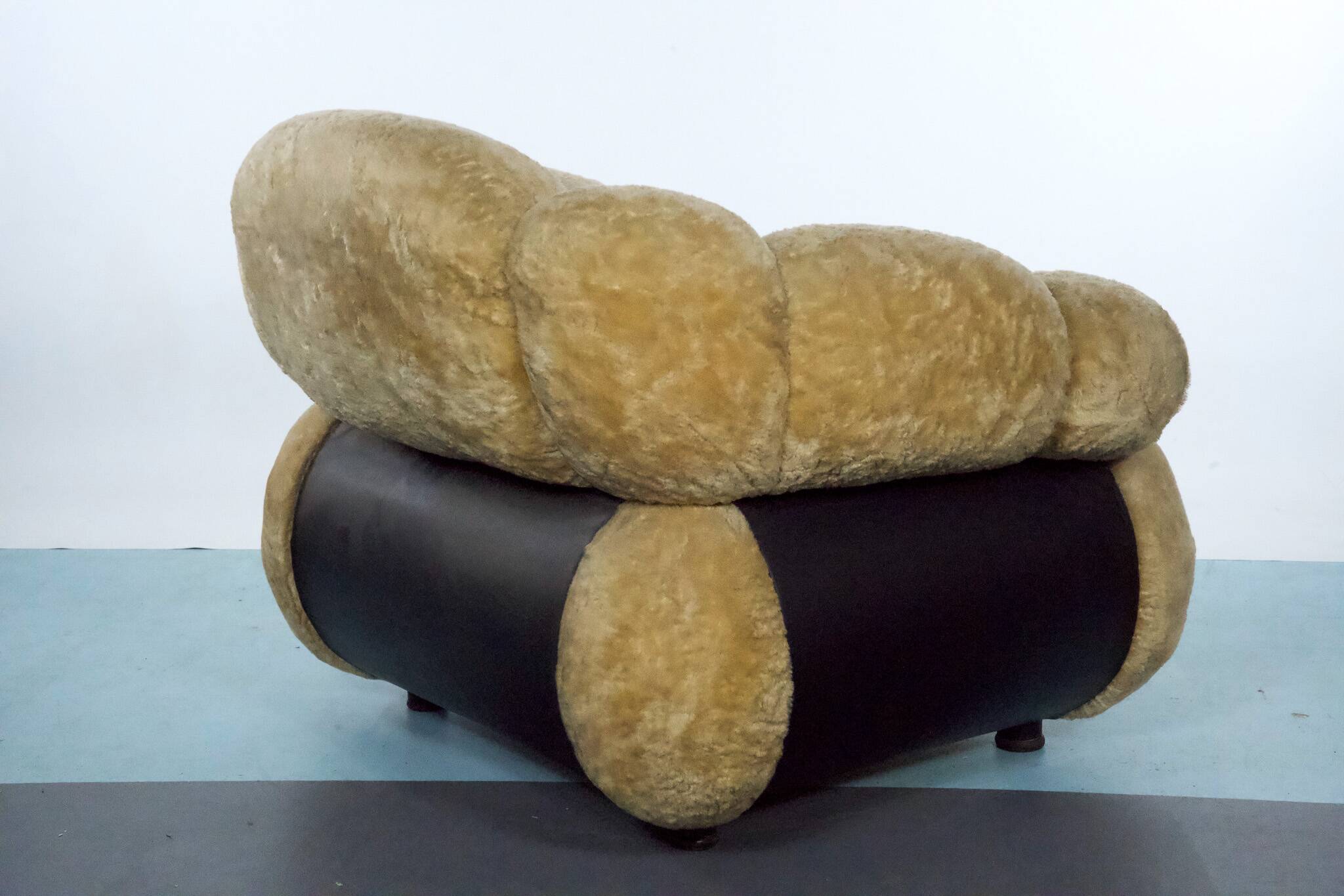 Space Age Single Armchair by Adriano Piazzesi, Cream Teddy Bear & Leather