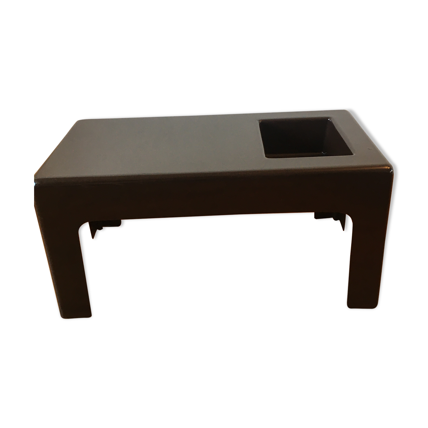 Kostka fiberglass coffee table