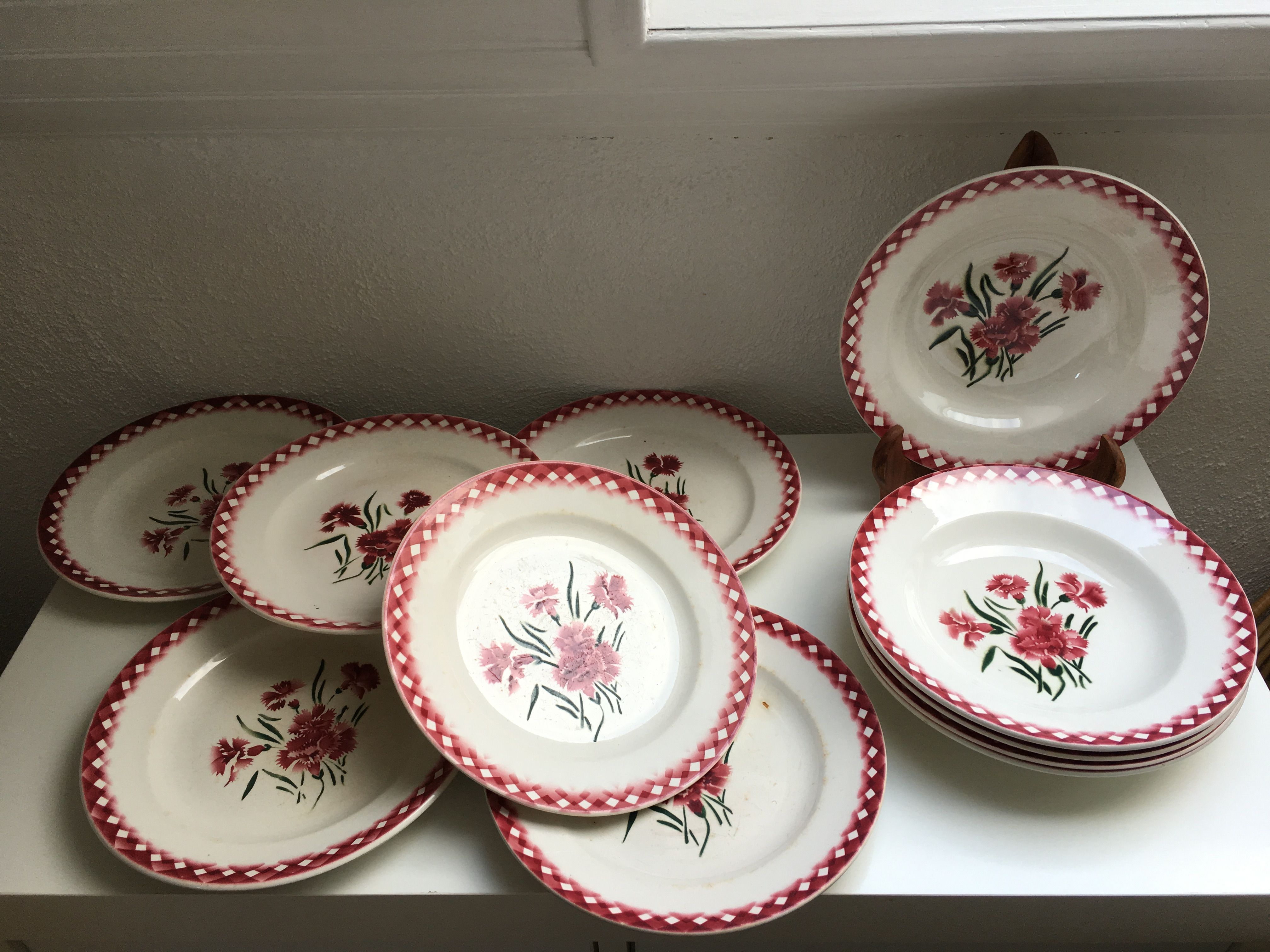 Set of 11 plates signed Mignardises Sarreguemines hand painted decor