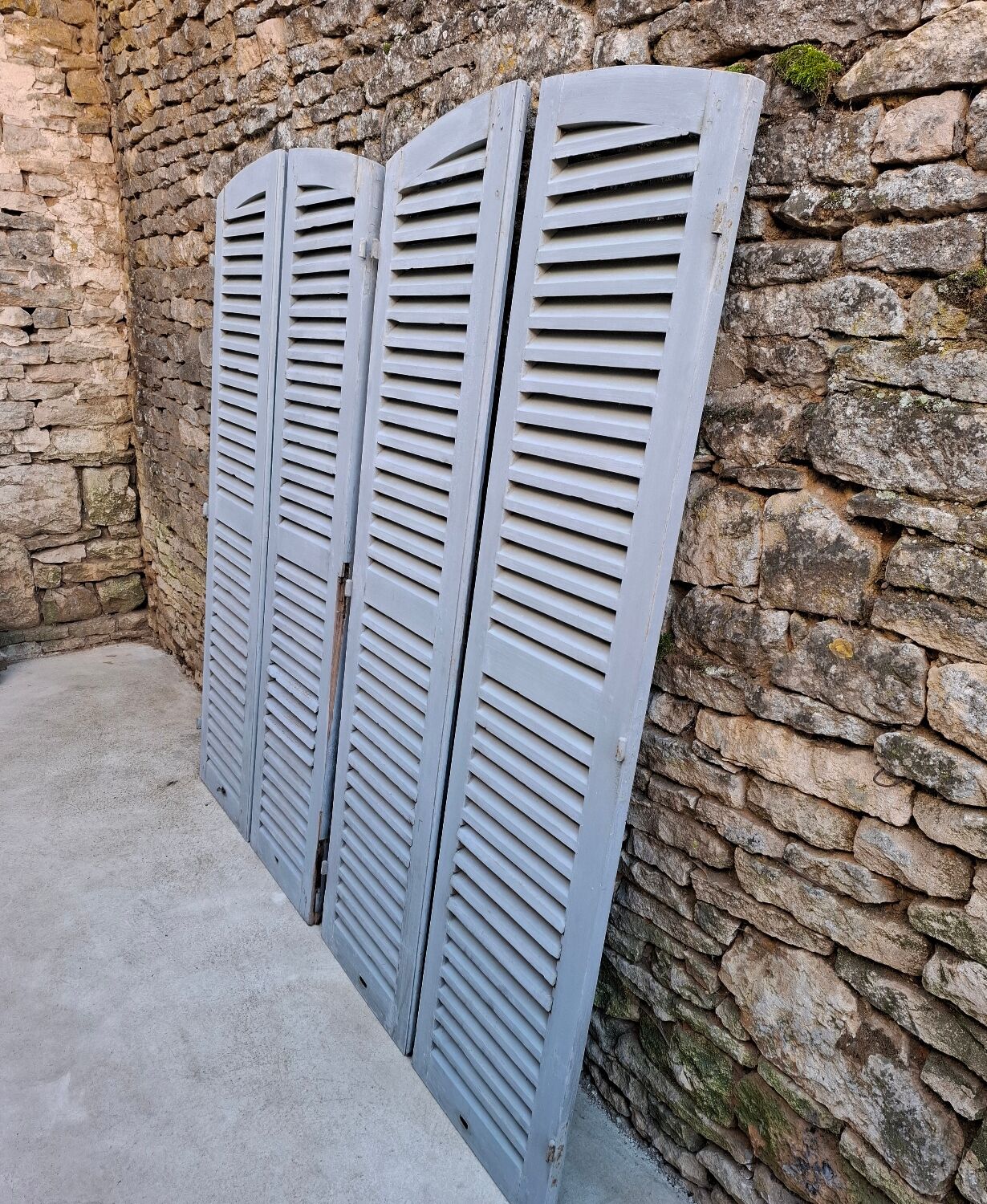 Louvered shutters