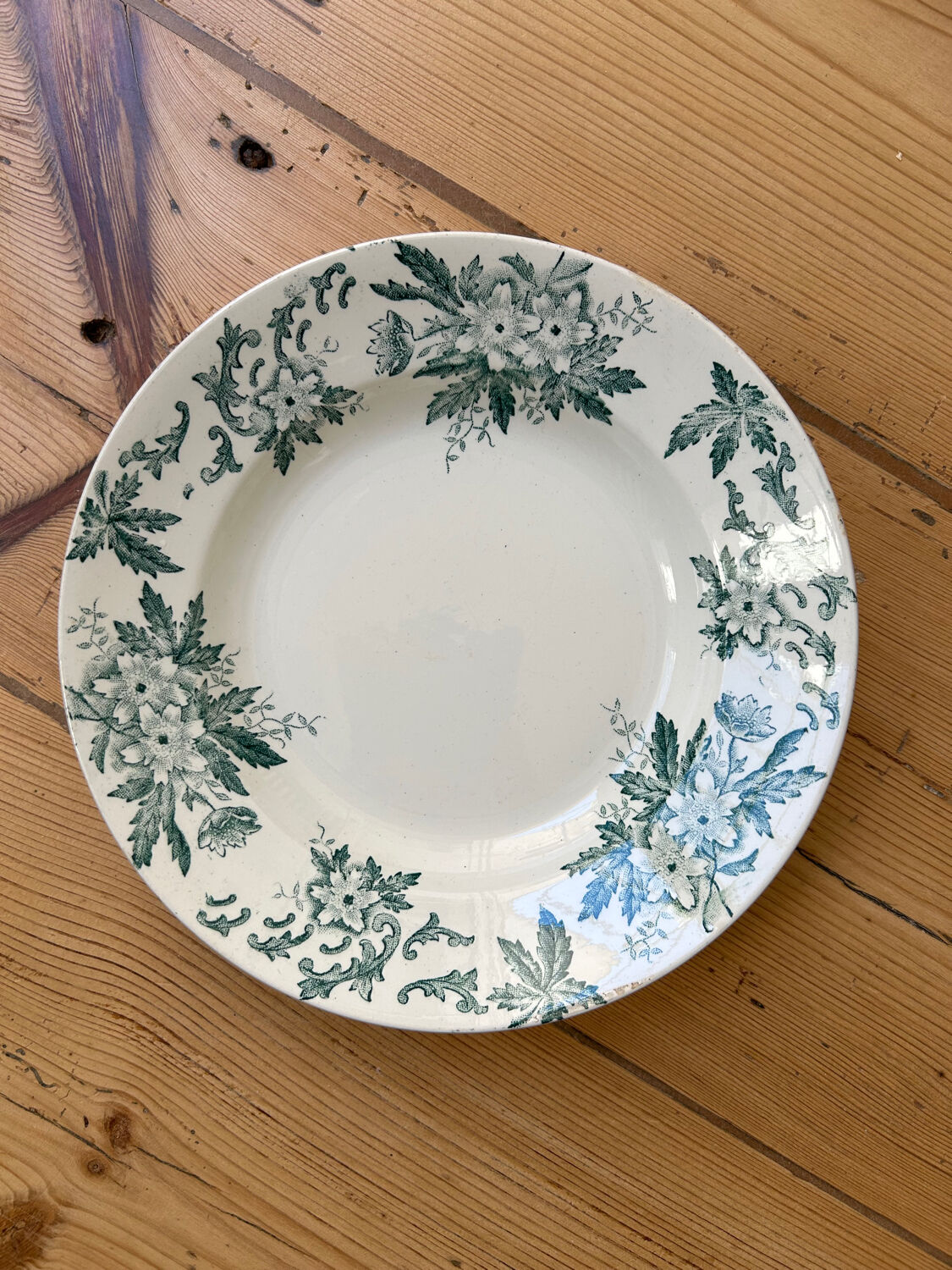 Set of 5 antique deep plates "Terre de Fer"