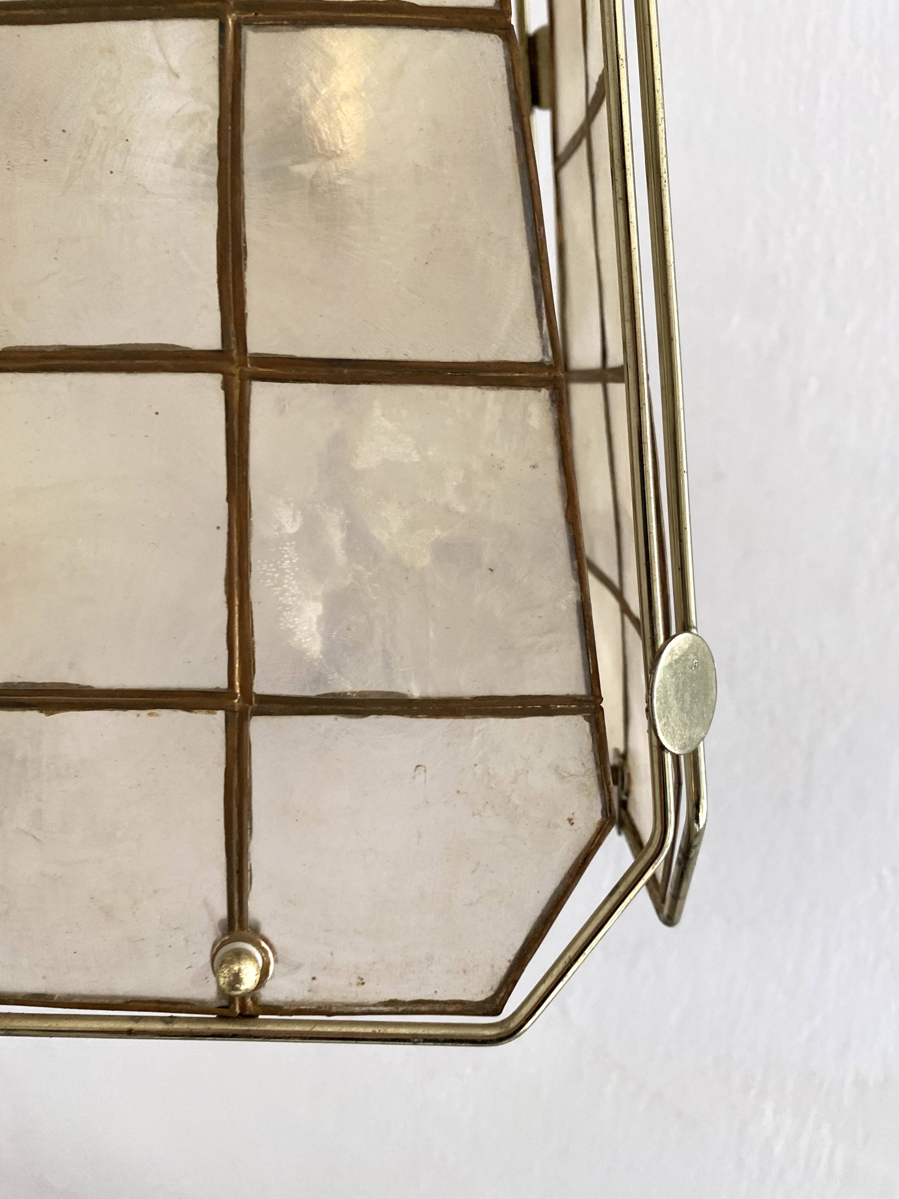Suspension vintage en nacre et laiton