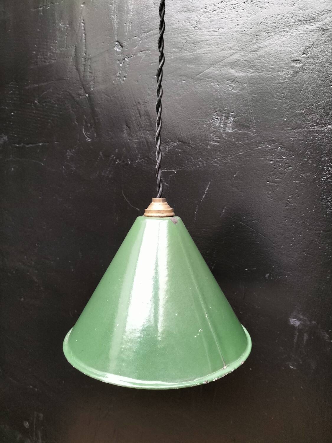 Suspension cone enamelled sheet metal