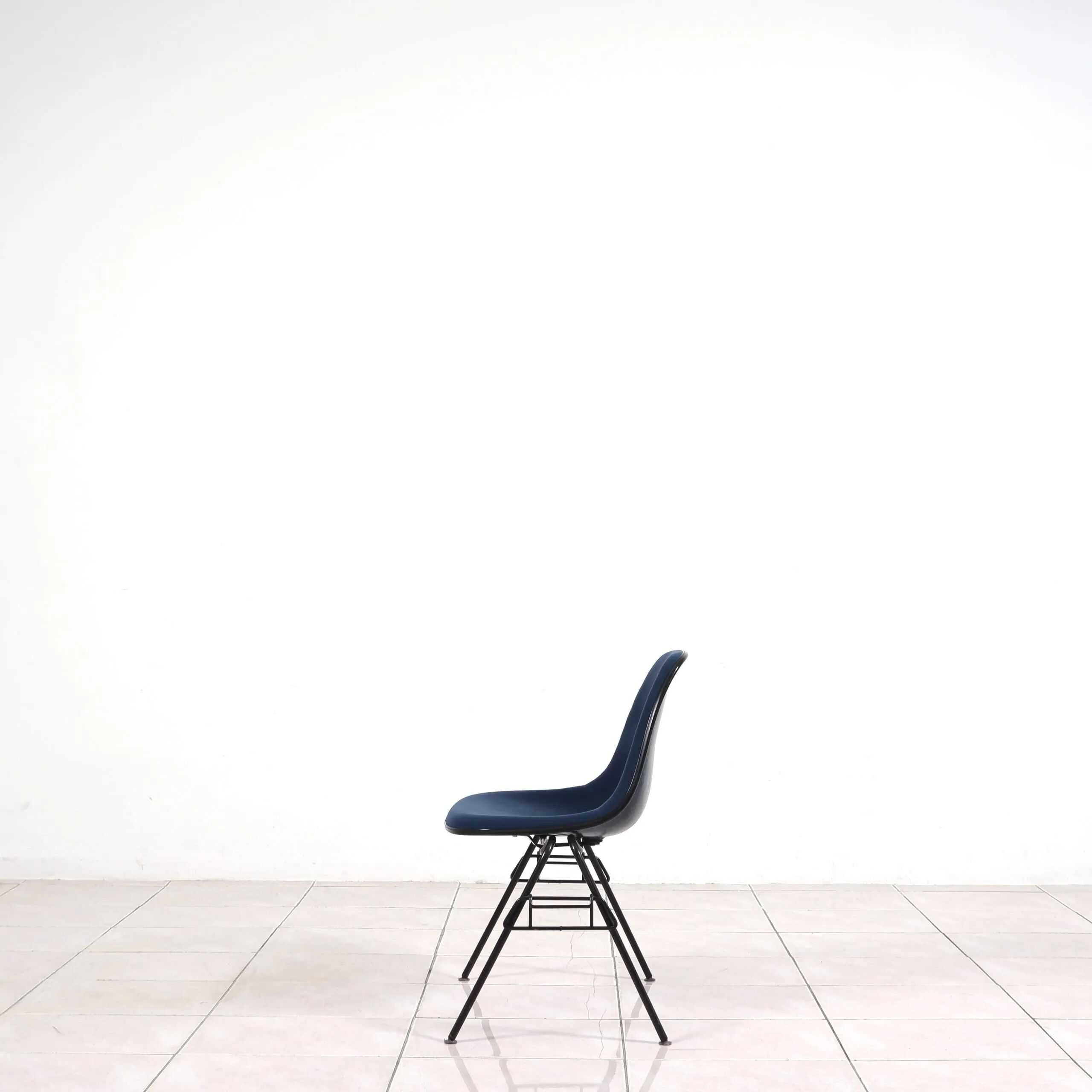 Set of 6 Eames Fiberglass DSX side chairs blue with velvet upholstery