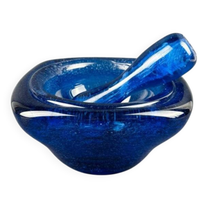 Mortier et pilon dans - bleu