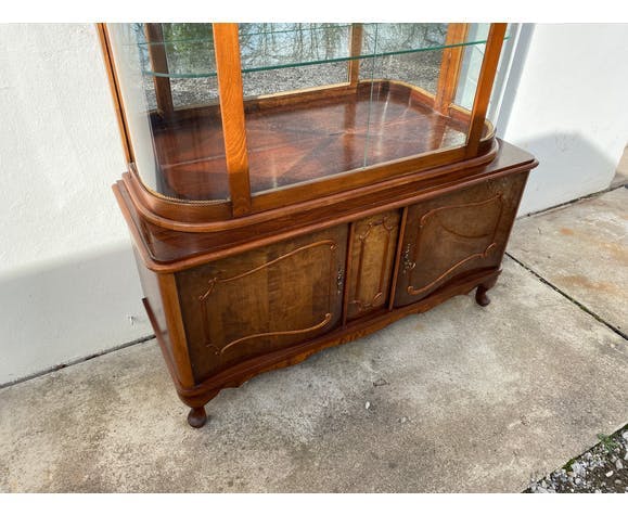 Chippendale style window medium oak color