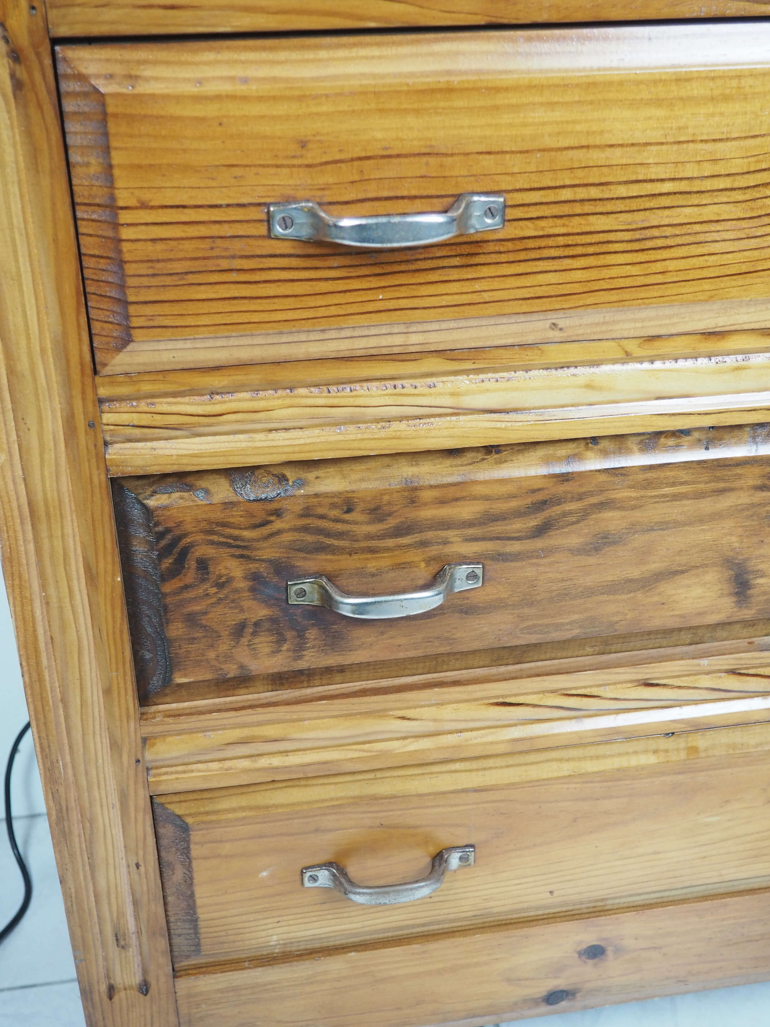 3 drawer chest of drawers