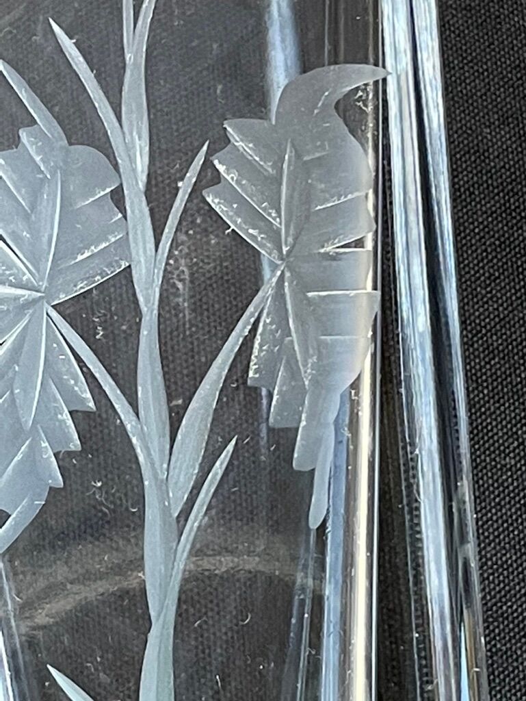 Cristallerie de Vannes le Châtel - Vannes Cristal France - Square vase - Cut crystal