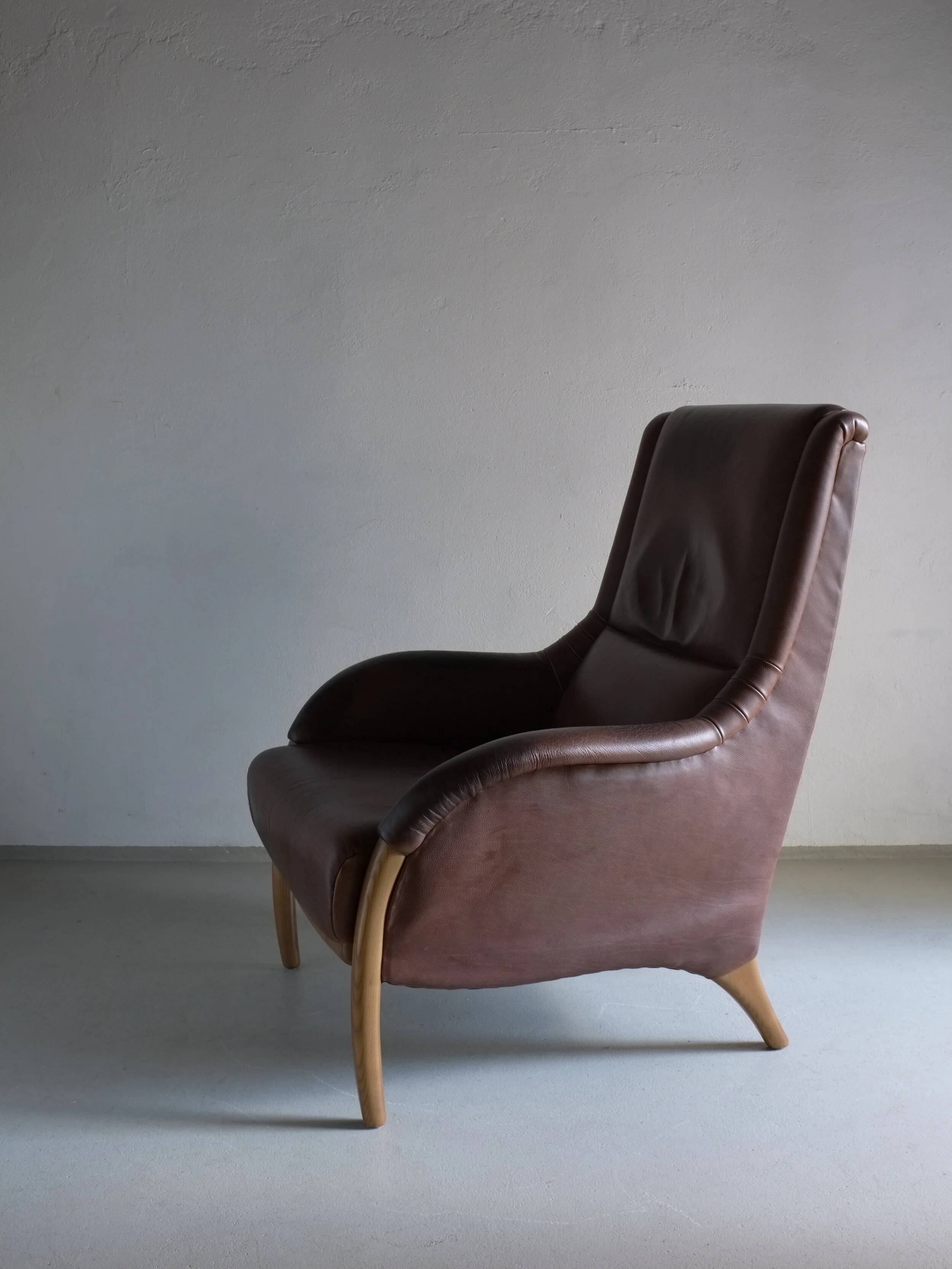 Brown leather lounge chair | Netherlands | 1980s
