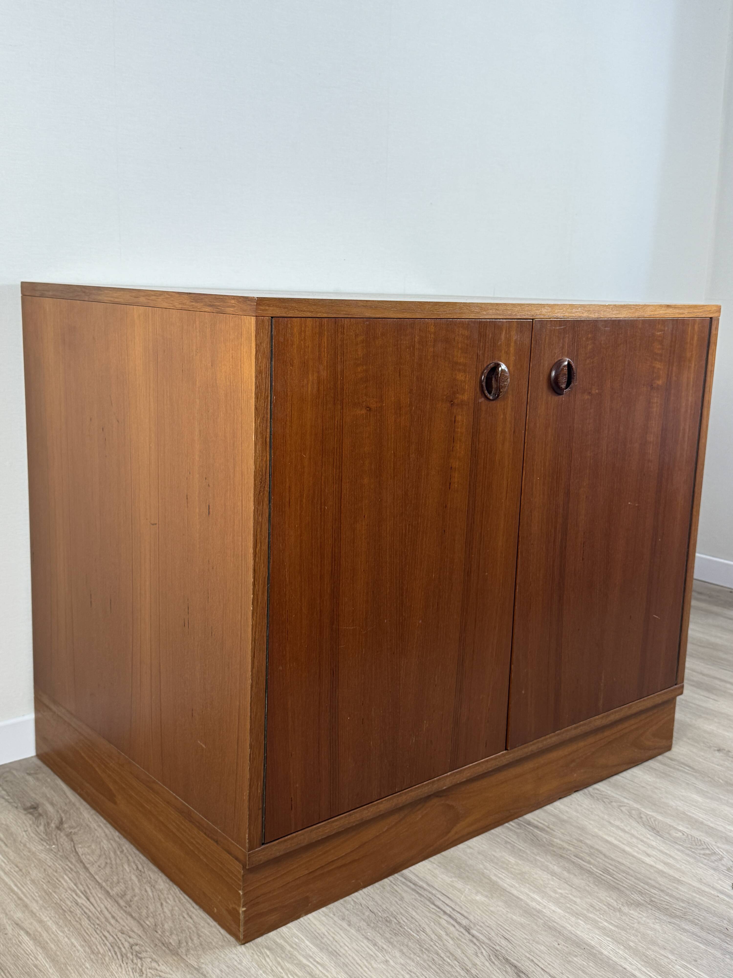 Buffet bas 2 portes teck — années 60/70