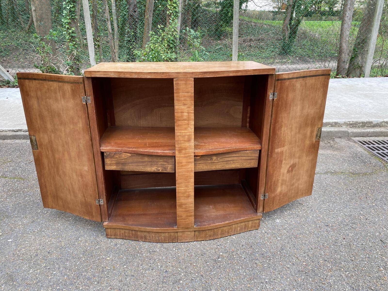 1960s wooden Art Deco buffet with 2 doors