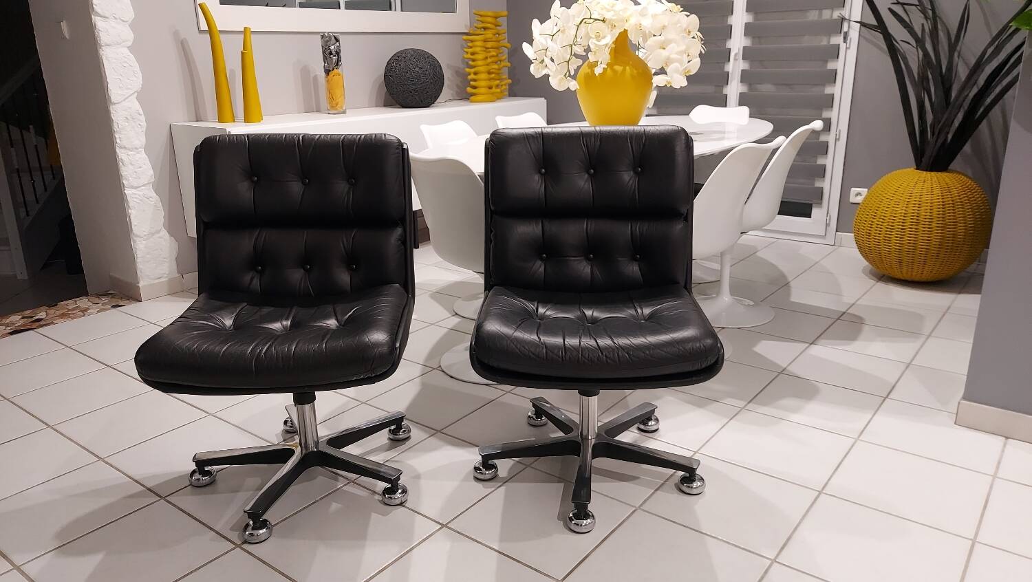 Pair of vintage Italian design leather office armchairs 1980