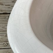 Ceramic hat-shaped cache-pot