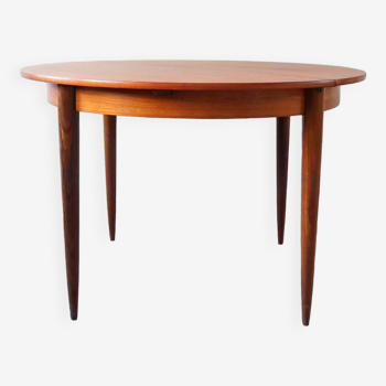 Scandinavian round table