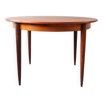 Scandinavian round table
