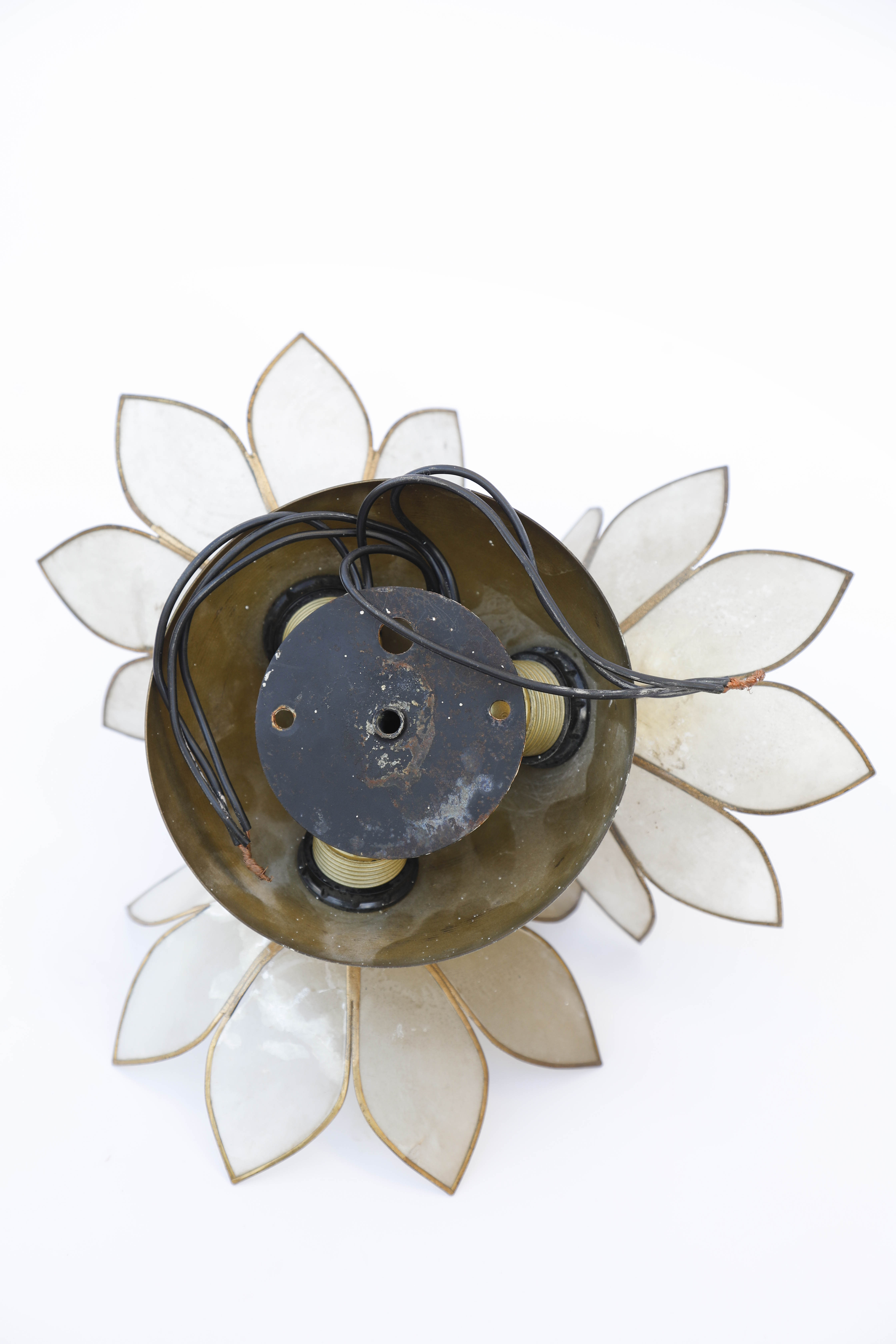 Sconce or cap brass gilded mother-of-pearl flowers