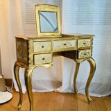 Venetian dresser from the 1960s/70s in carved wood with floral motifs.