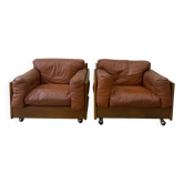 Paire de fauteuils en cuir italien 1970