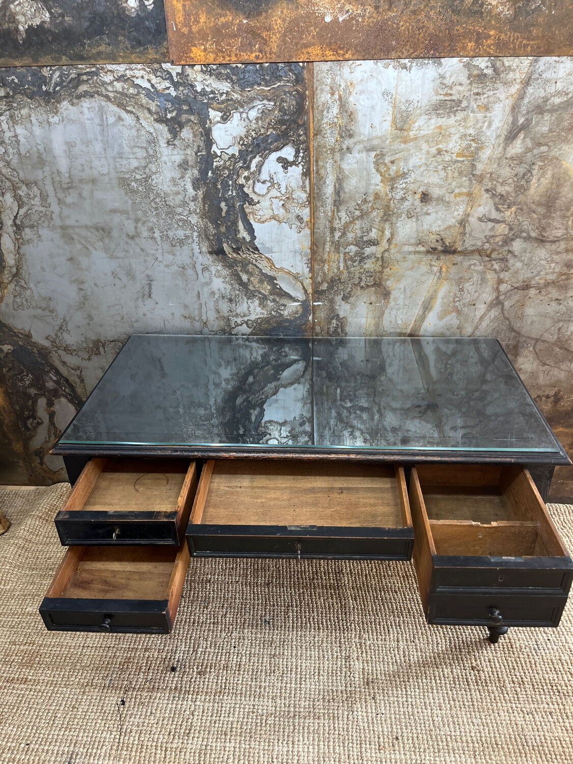 Bureau XIXeme laqué noir et sous main verre biseauté