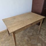 Old farmhouse table for 4/6 people.