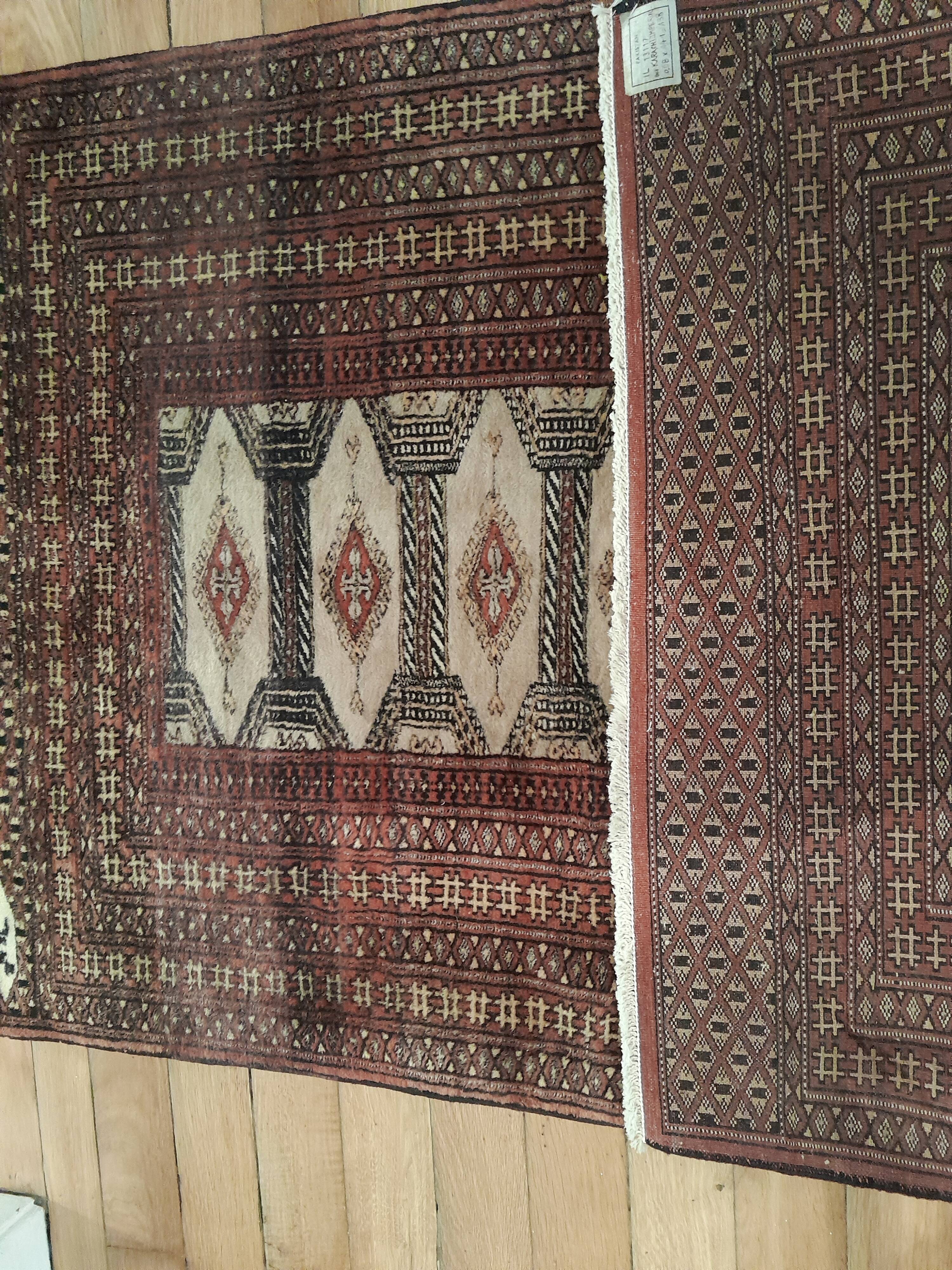 Hand knotted wool rug Pakistan 145 x 95