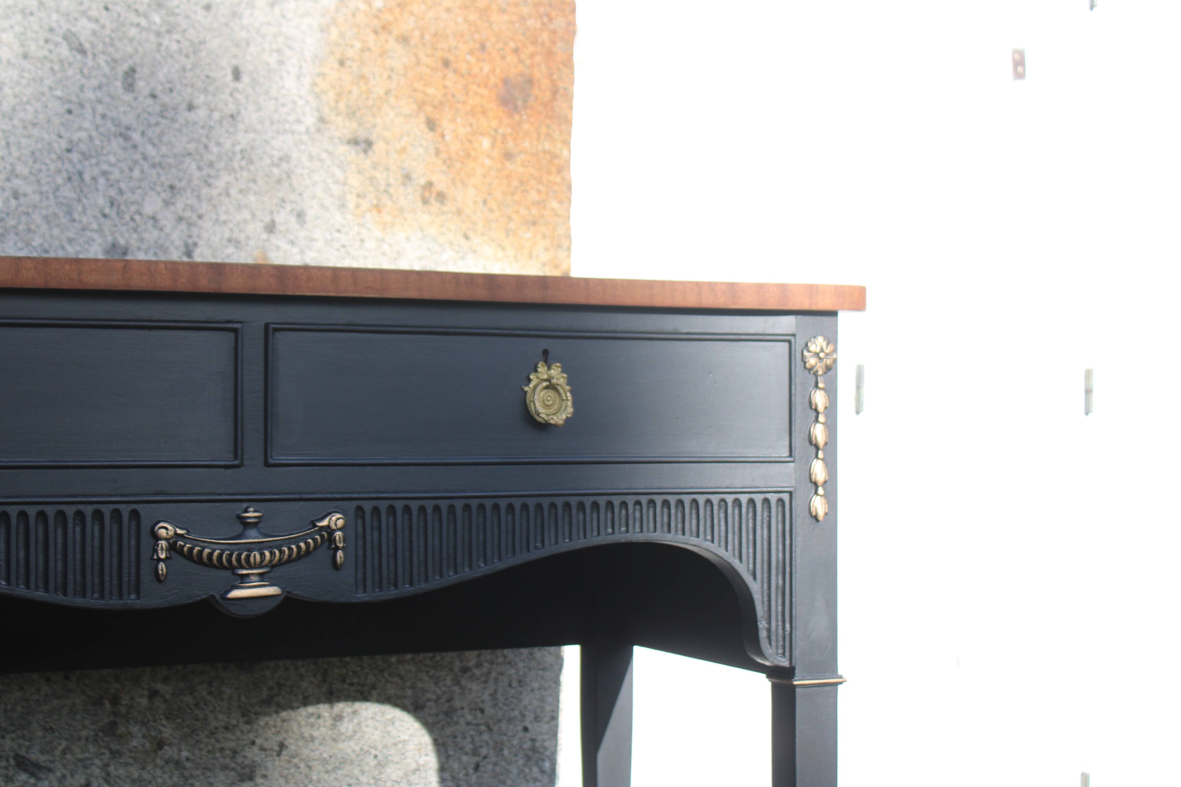 Restored antique console – Haussmannian elegance & velvet finish