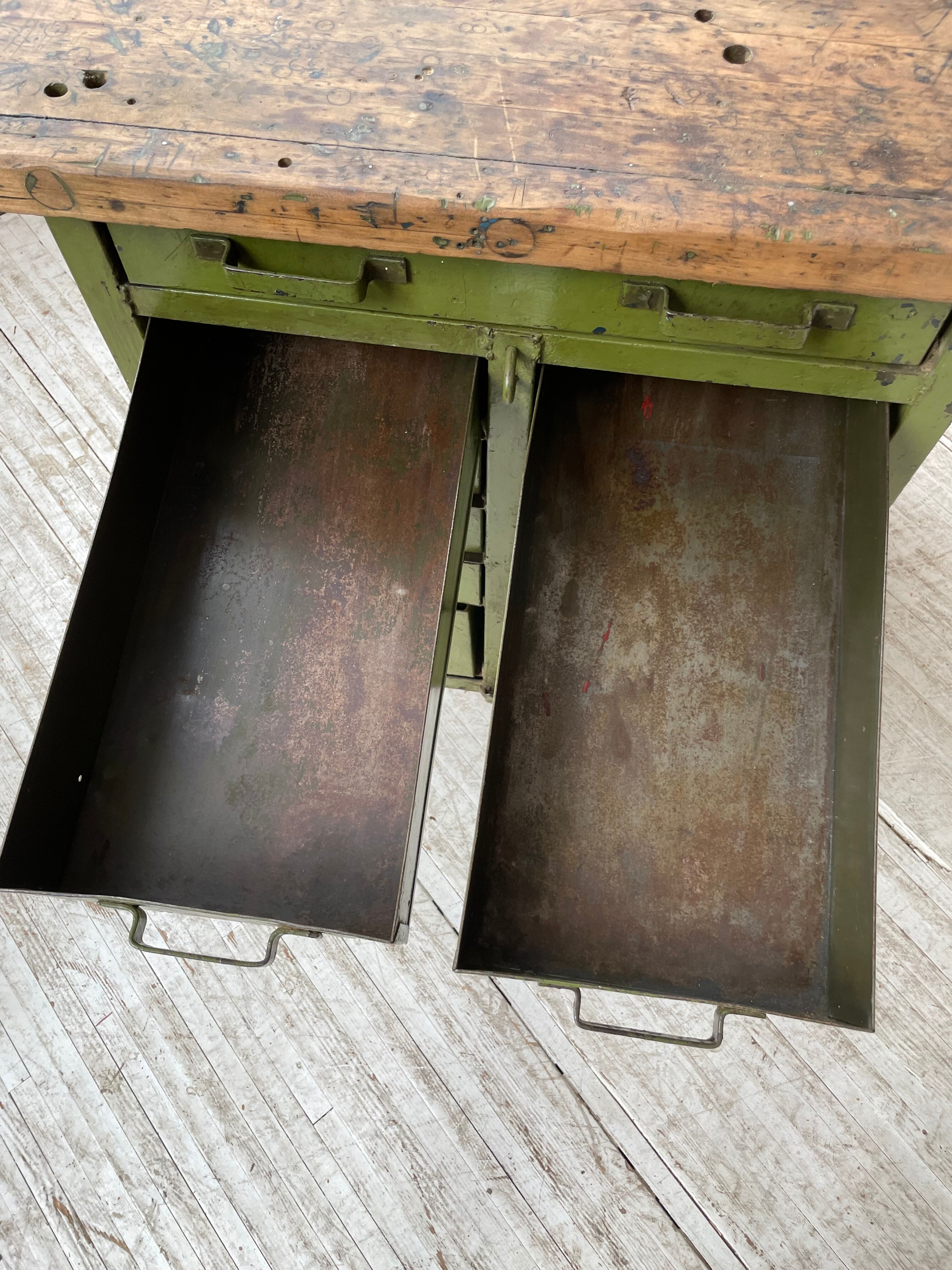 Meuble établi rangement militaire industriel vert
