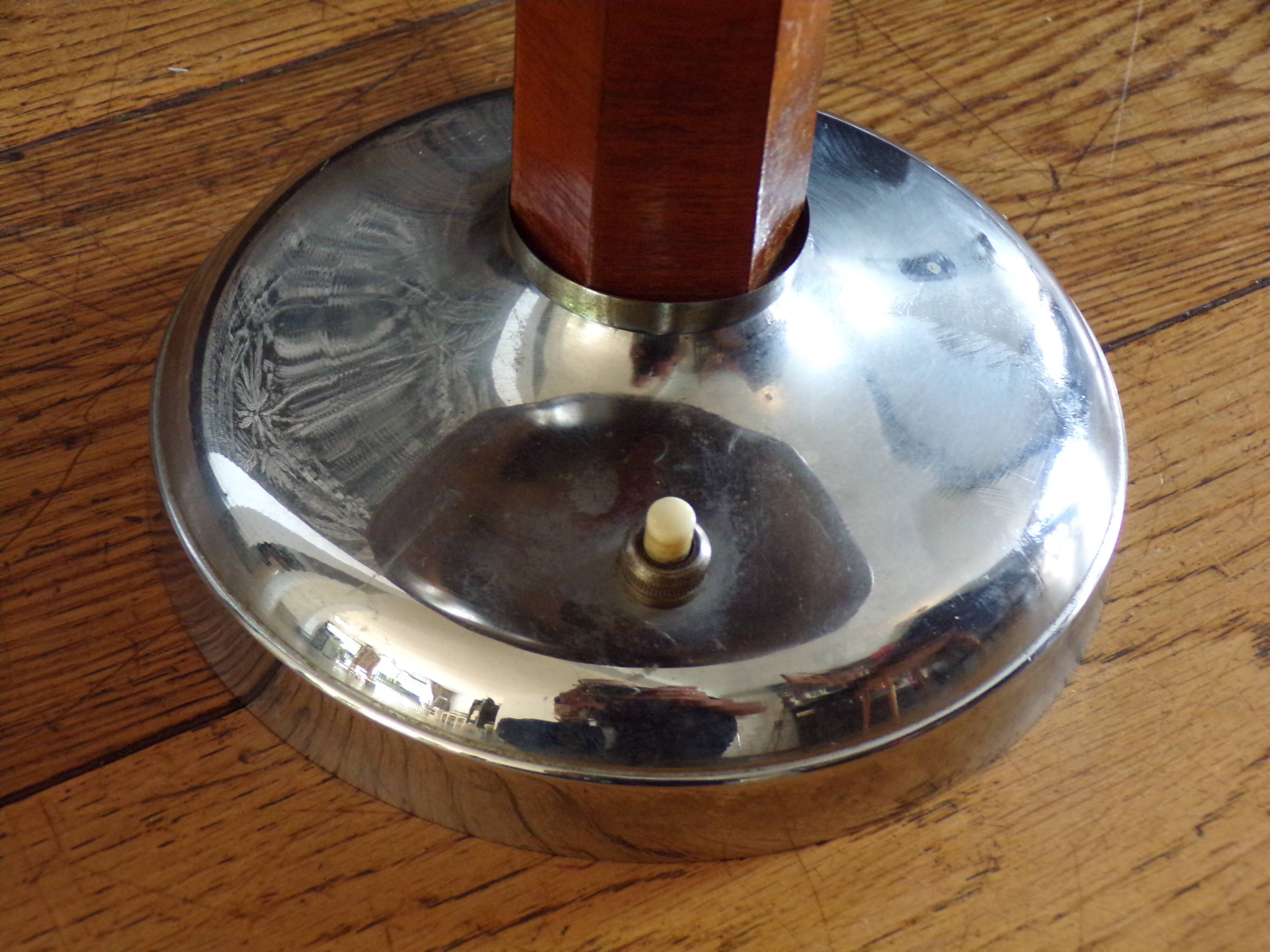 Art deco mushroom in chrome metal lamp